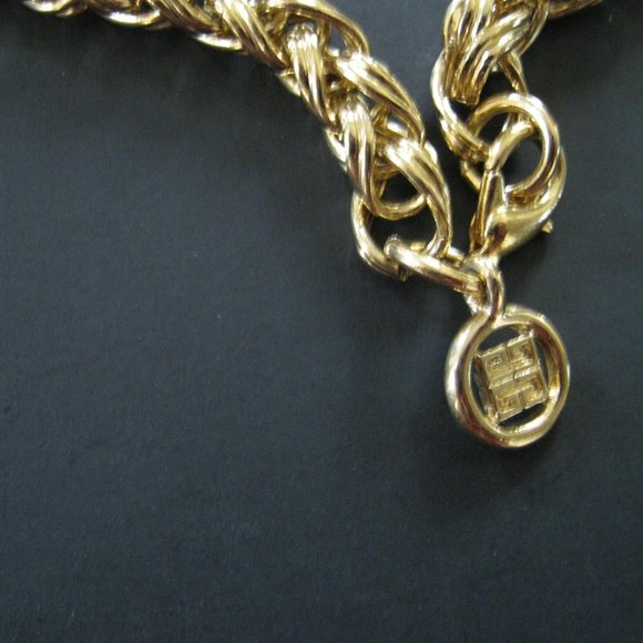 Givenchy Vintage Long Gold Necklace with 18" drop. - Picture 5 of 8